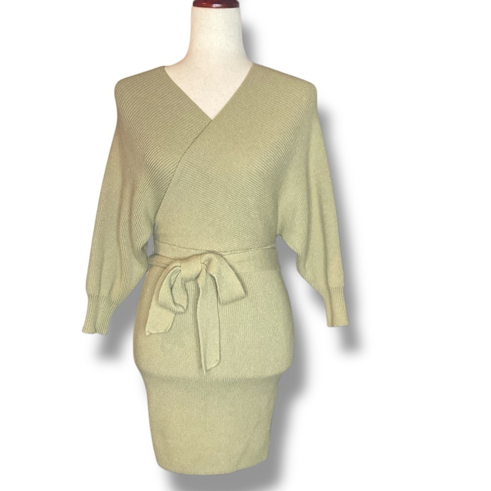 Lulu’s Sage Green Faux Wrap Batwing Sleeve Belted Mini Sweater Dress Size Small